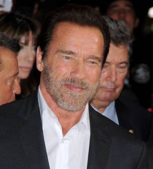 Arnold Schwarzenegger creates calorific steak and egg sandwich for cooking show