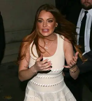 Lindsay Lohan reports for community service