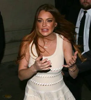 Lindsay Lohan reports for community service