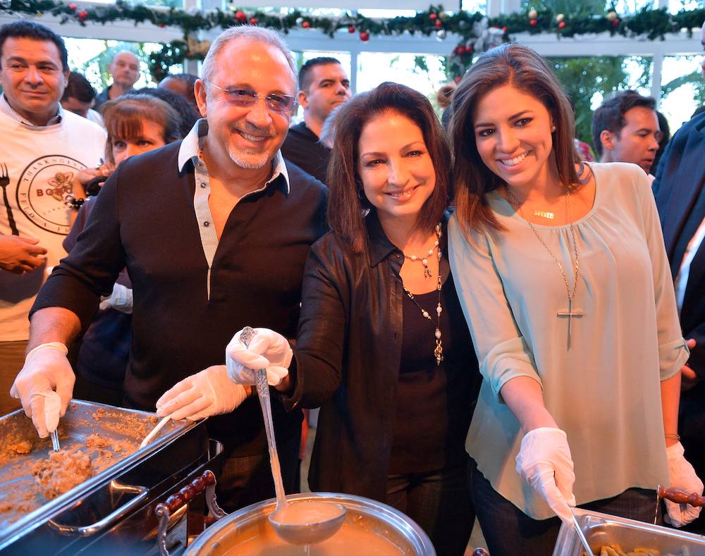 Ways to Give Back This Holiday Season!