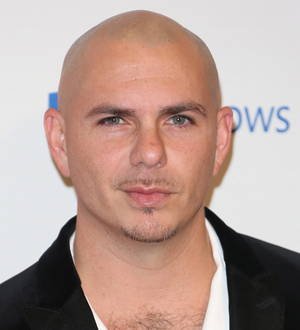 Pitbull leads dance-off at restaurant