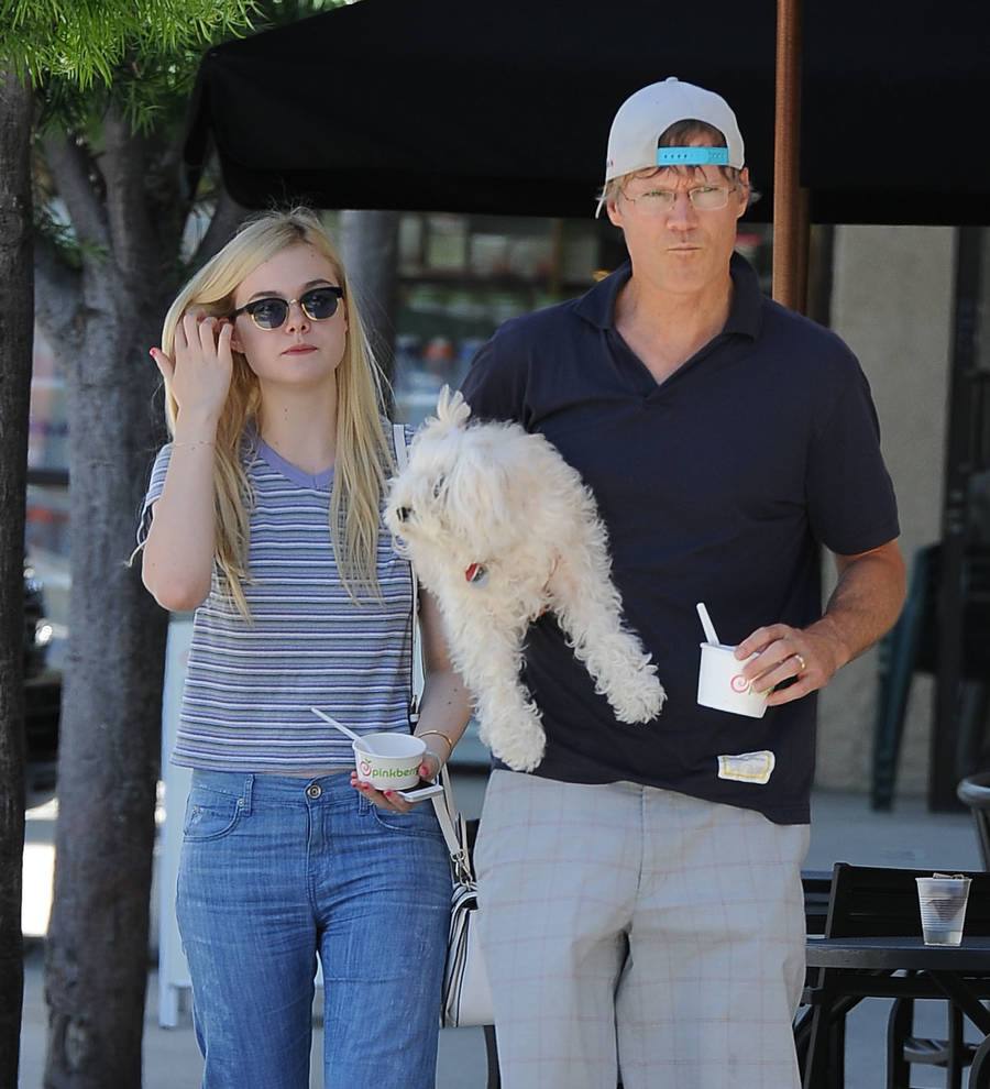 Fanning sisters' folks split