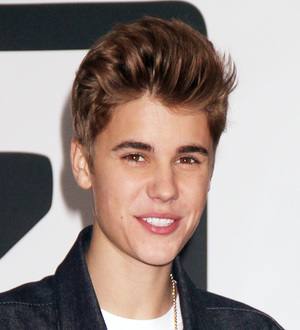 Justin Bieber backs new teen singer