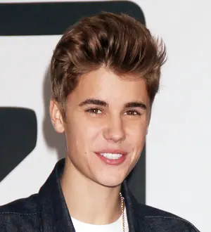 Justin Bieber backs new teen singer