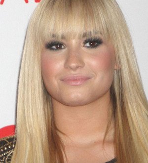 Demi Lovato refuses to accept Barbie doll gift from fan