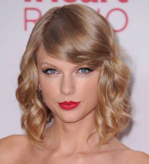 Taylor Swift calls cancer-stricken fan