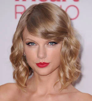 Taylor Swift to receive inaugural Excellence award at AMAs