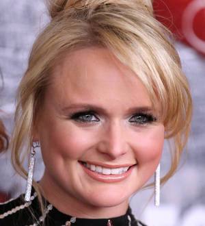 Miranda Lambert supports dog shelter campaign