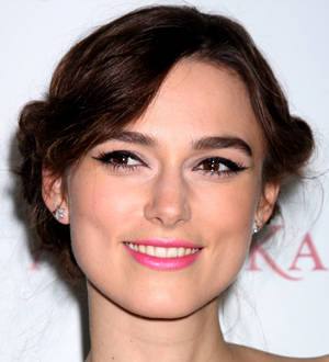Keira Knightley to wed in Karl Lagerfeld dress