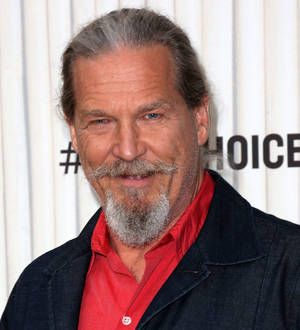 'The Dude' Jeff Bridges performs for Lebowski Fest fans