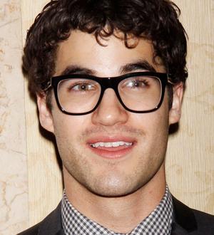 Glee cast scores 200th hit