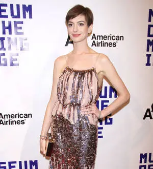Anna Hathaway broke her arm this summer
