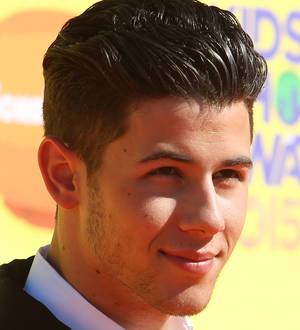 Nick Jonas makes booze delivery to fans