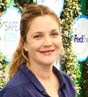 Drew Barrymore hosts star-studded baby shower