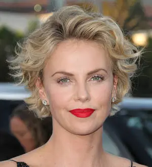 Chris Hemsworth & Charlize Theron back for Huntsman spin-off