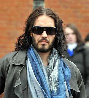 Russell Brand suffers migraine attack onstage