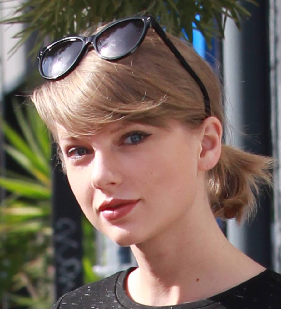 Police remove loitering Taylor Swift fan from Beverly Hills home