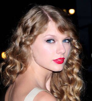 Taylor Swift and Justin Bieber are most polite celebrities