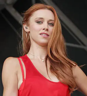 Una Healy fell pregnant after thyroid diagnosis
