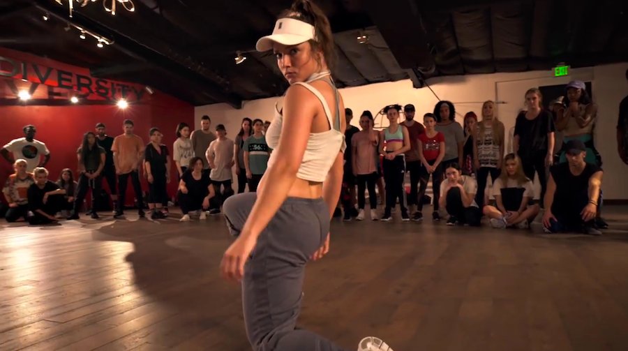 VIRAL ALERT: Jade Chynoweth and Delaney Glazer