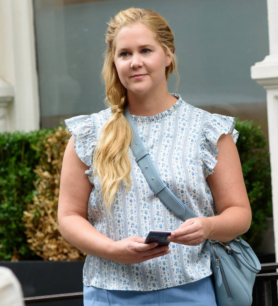Amy Schumer thanks Twitter trolls for providing snack inspiration