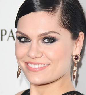 Jessie J ditches wig over 'transvestite' fears