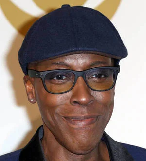 Arsenio Hall moved to tears by Whitney Houston impersonation