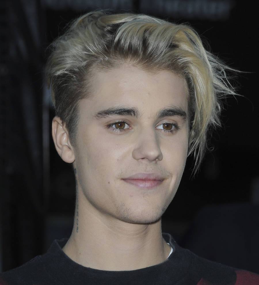 Justin Bieber spotted onstage days after canceling shows