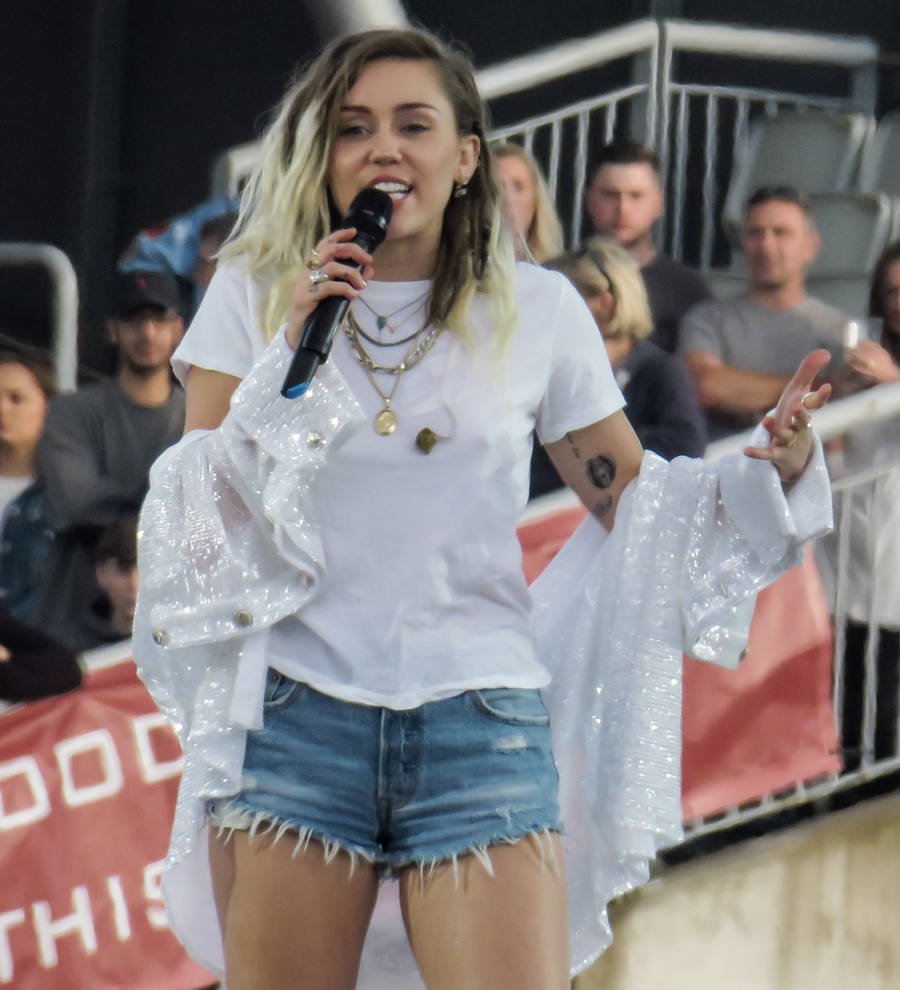 Miley Cyrus set to take over Jimmy Fallon's chat show