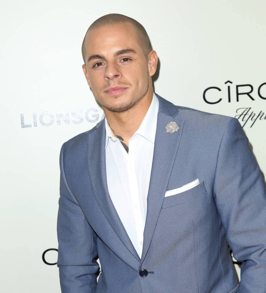 Jennifer Lopez's ex Casper Smart smashes car into tree