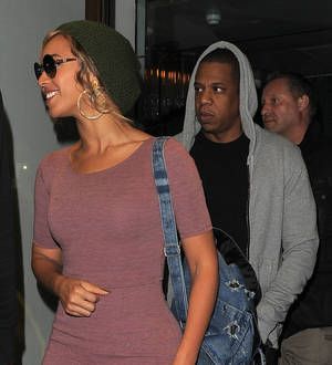 Jay Z puts a ring on Beyonce at Met Gala
