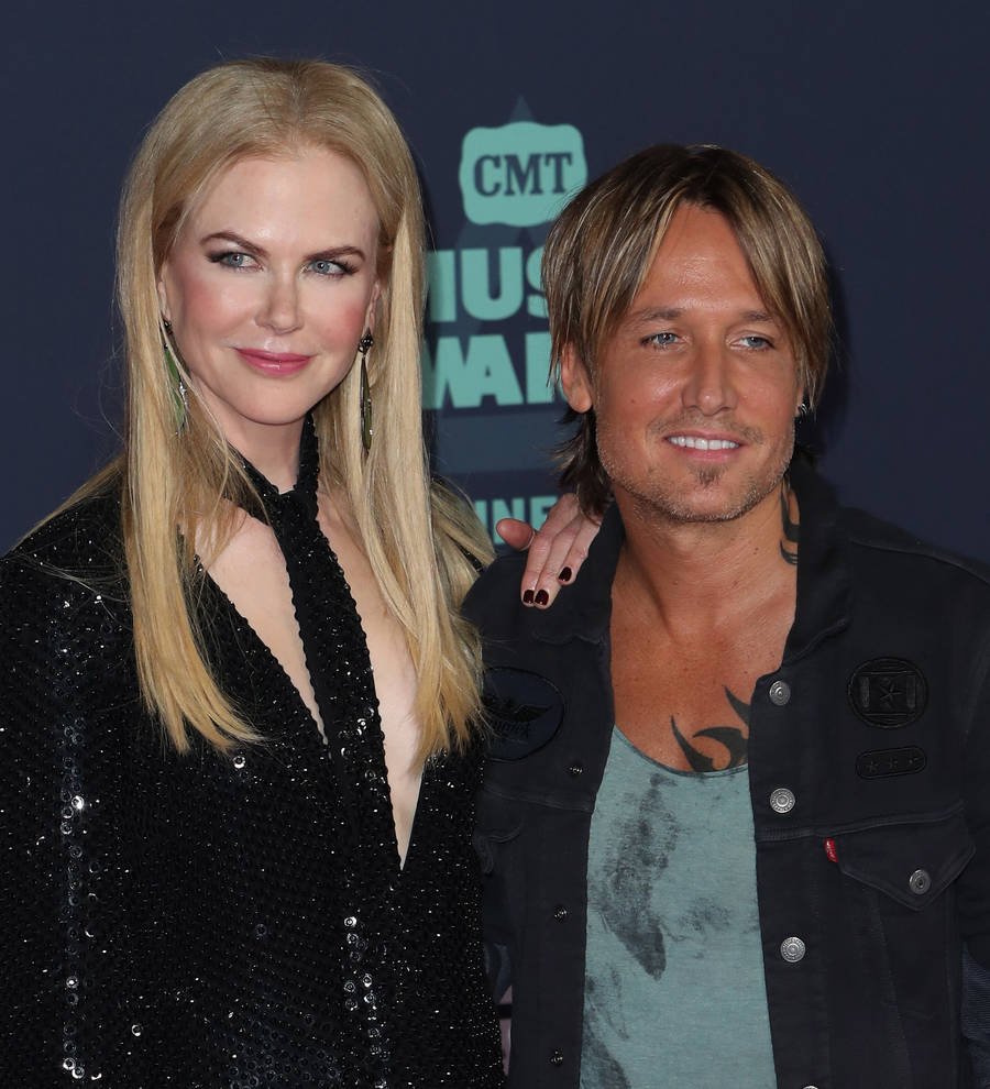 Nicole Kidman & Keith Urban finally hook up to celebrate 10 years of marriage