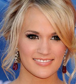 Carrie Underwood frustrated by tardy Paisley