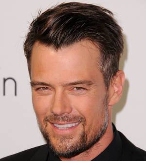 Josh Duhamel makes sandwiches for charity