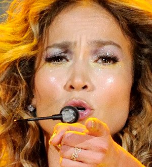 Jennifer Lopez remembers Selena at Texas concert