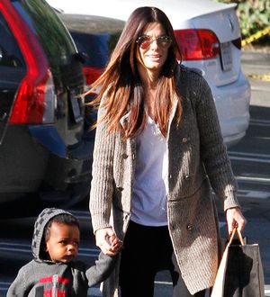 Bullock and Jolie among moms honored by Parents magazine