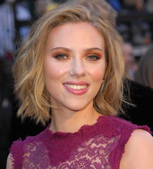 Scarlett Johansson revisits Serge Gainsbourg classic