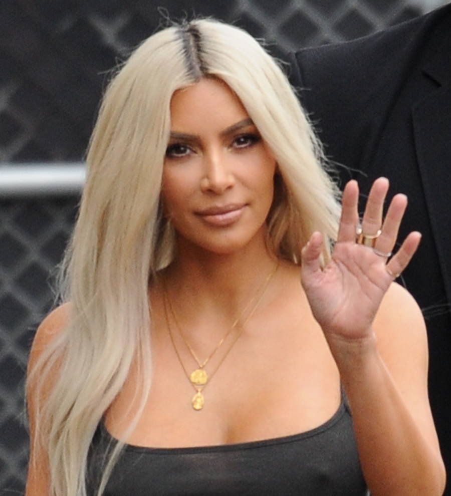 Kim Kardashian apologizes for Aaliyah Halloween costume