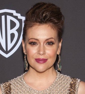 Heathrow official apologises to Alyssa Milano for breast milk 'confusion'