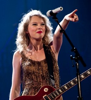 Swift delights with star-studded Nashville shows