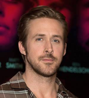 Ryan Gosling 'ashamed' as phone rings during interview