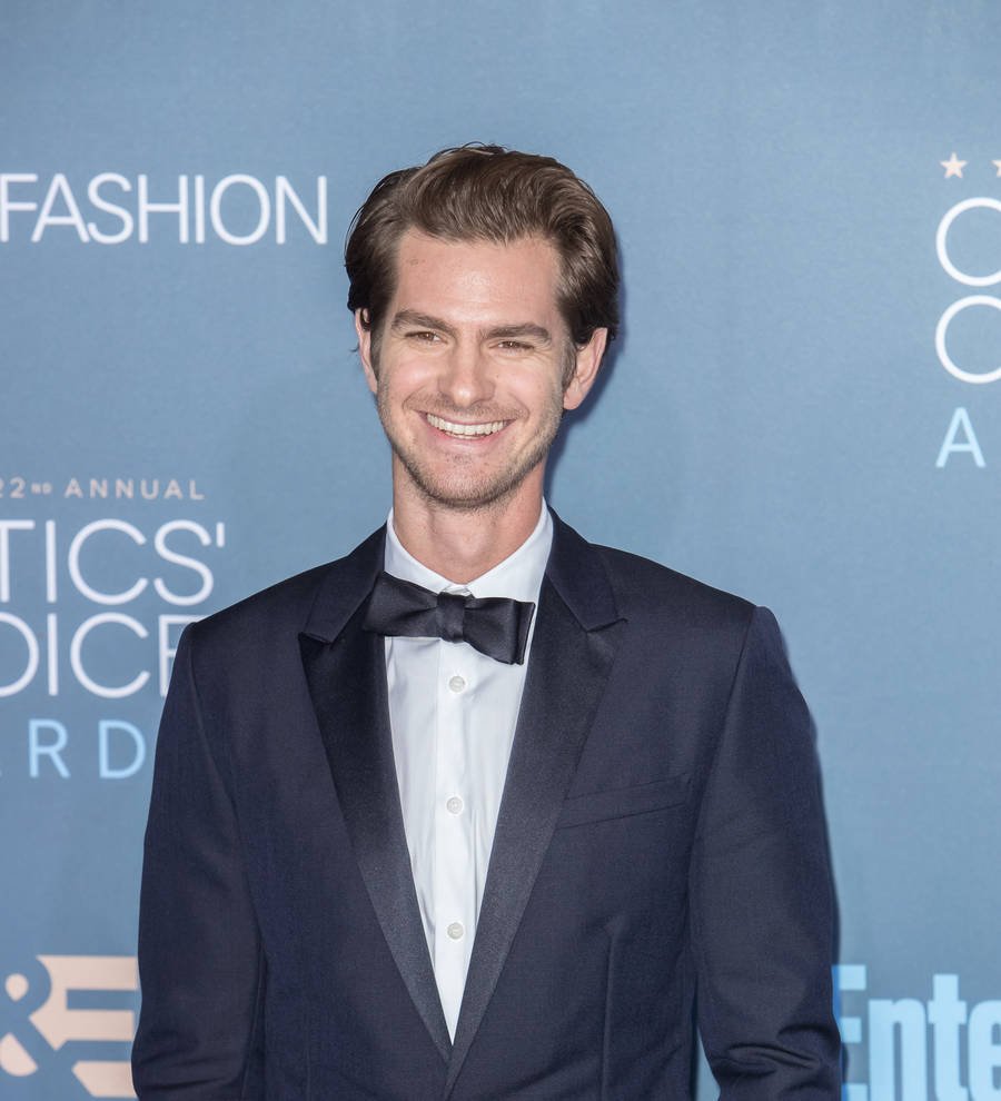 Andrew Garfield rushed to Mel Gibson's aid after on-set fall