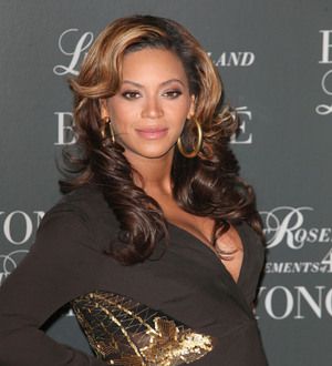 Beyonce names Whitney Houston as the ultimate legend