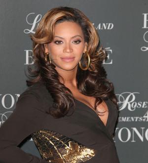 Beyonce names Whitney Houston as the ultimate legend