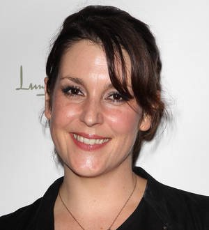 Melanie Lynskey is divorced