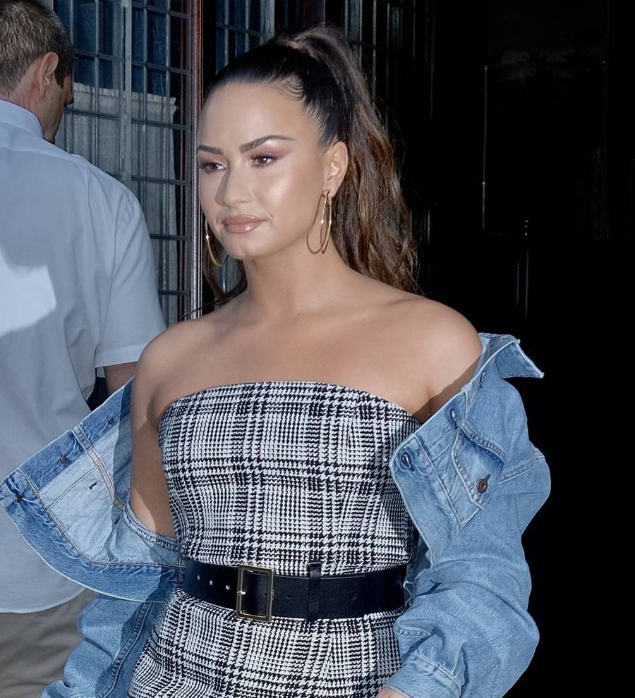 Demi Lovato couldn't listen to her own music while making love