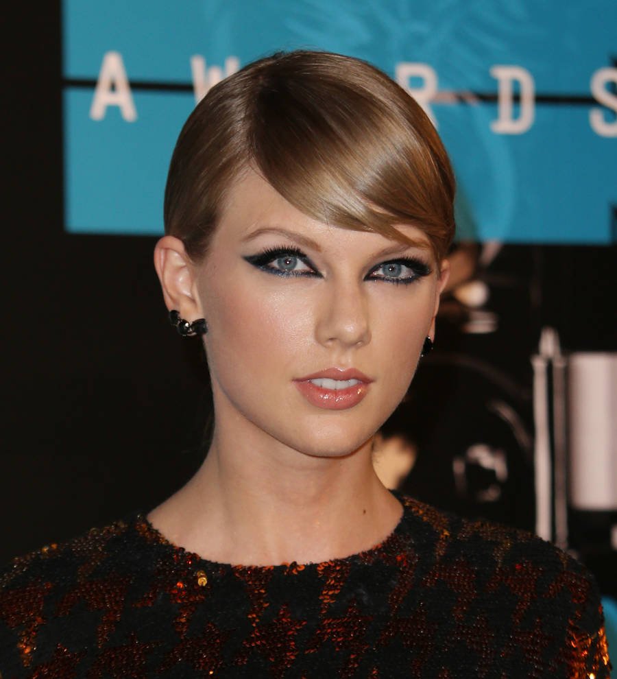 Taylor Swift jokes about Kanye West's presidential run