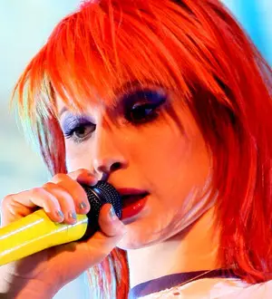 Hayley Williams 'freaked Out' by Fan Kiss