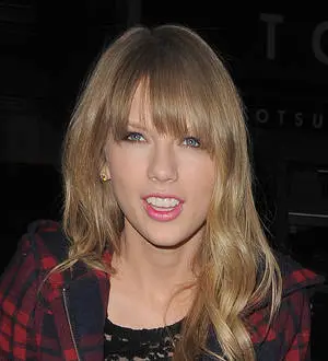 Taylor Swift linked to new British man