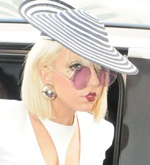 Lady Gaga teacup sells for,000